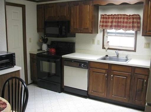 3rd image of 103 Snowgoose Ln