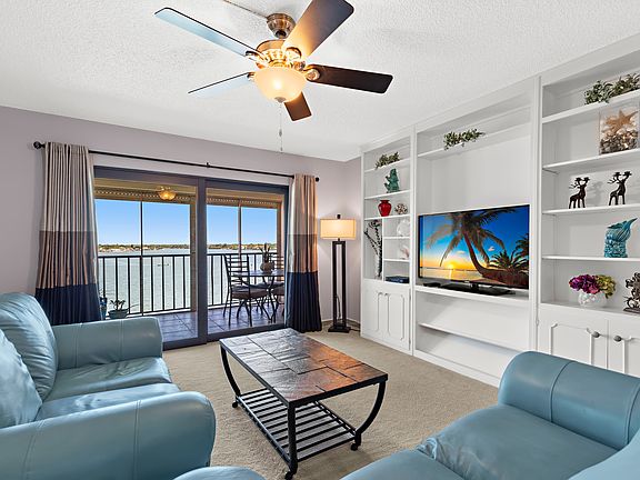 Corner unit