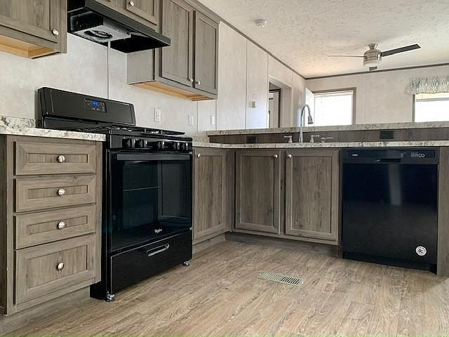 1st image of 245 Bunting Ln #245