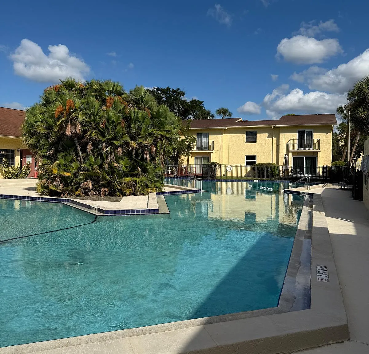 3 bed, 1432 sqft, $2,000 — Photo 1