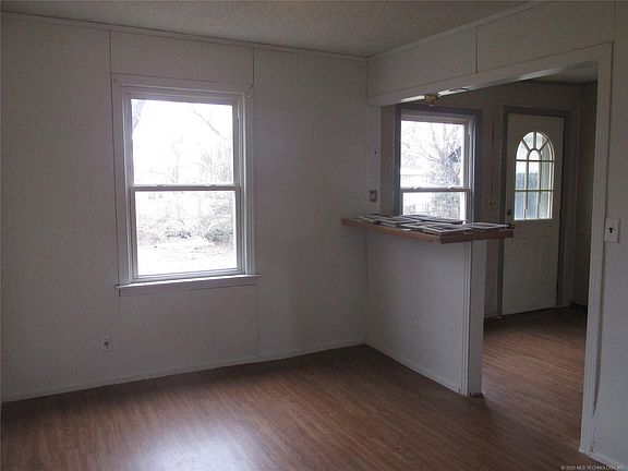 4th image of 406 N Brown St