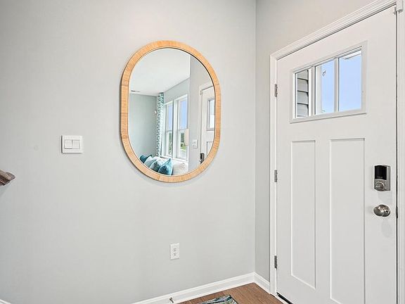 2nd image of 551 Colette St