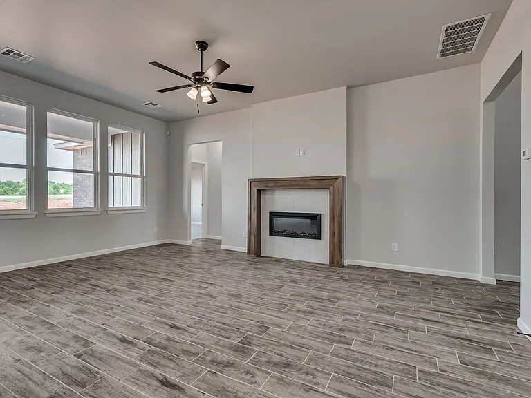 4905 Misty Wood Ln — Photo 5