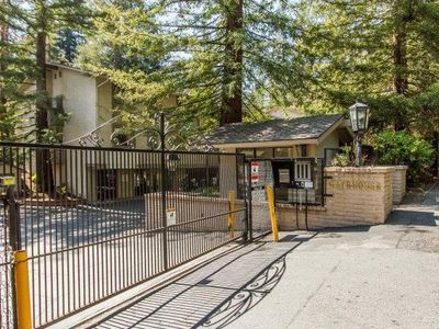 20812 4th St APT 25, Saratoga, CA, 95070