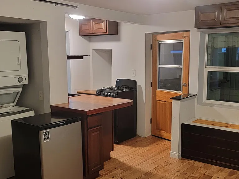 1185 Novara St — Photo 3