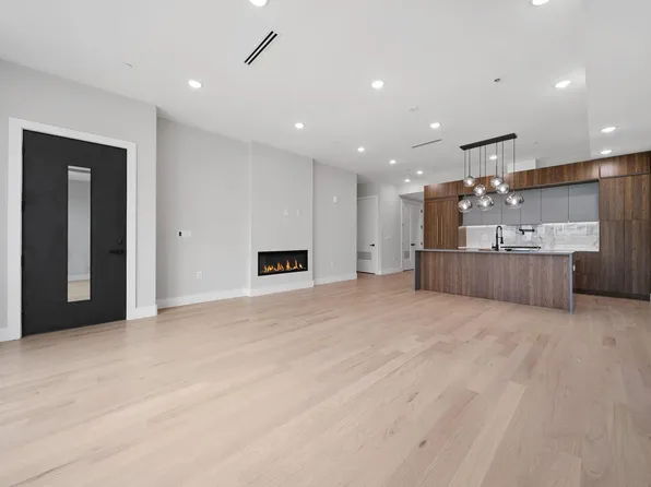 373 New York Avenue image 1 of 16