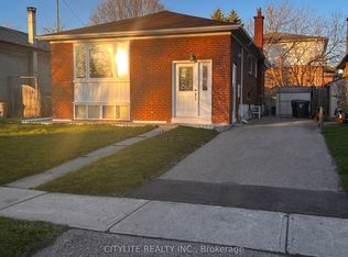 29 Gilroy Dr, Toronto, ON M1P1Z8