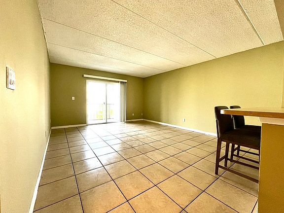 4th image of 2866 Somerset Park Dr APT 201