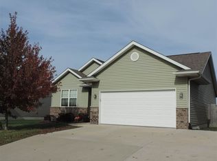 1470 Fawn Dr, North Liberty, IA 52317