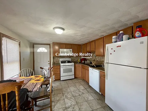 585 Somerville Ave Photo 1