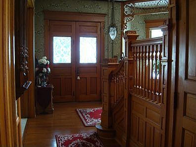 Original oak woodwork