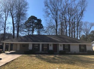 323 Williamsburg Rd, Columbus, MS 39705