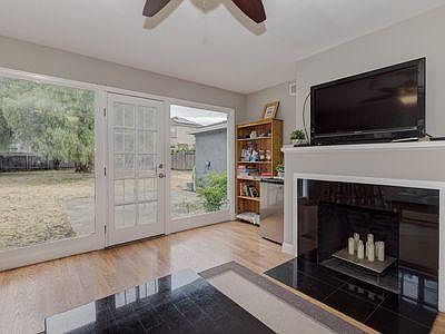 3rd image of 2112 Clarke Ave
