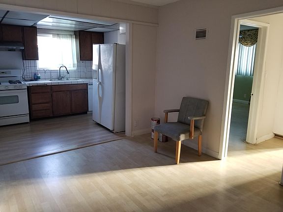 5th image of 818 W Huntington Dr APT 14