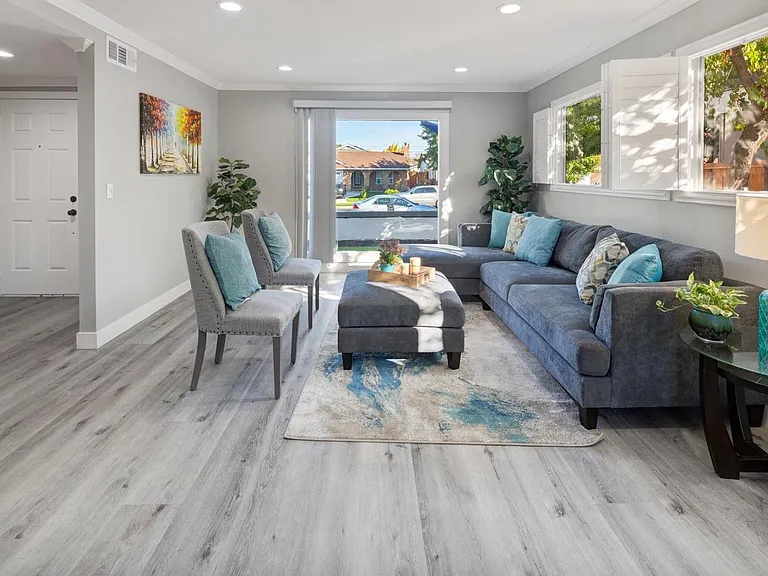 5875 Ettersberg Dr — Photo 3
