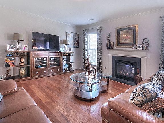 3rd image of 4529 Cottendale Dr