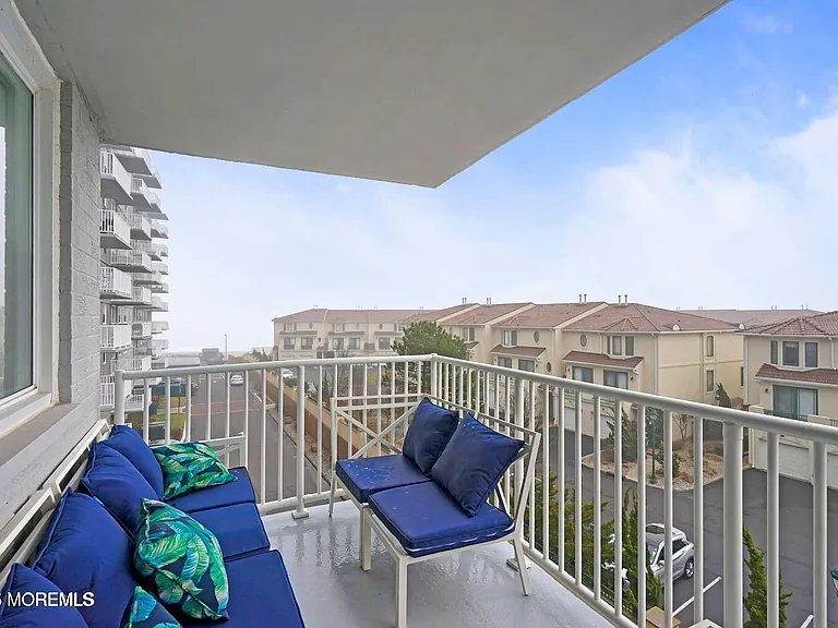 675 Ocean Ave #4I — Photo 31