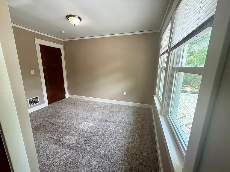 53 Forest Glen Ave — Photo 20