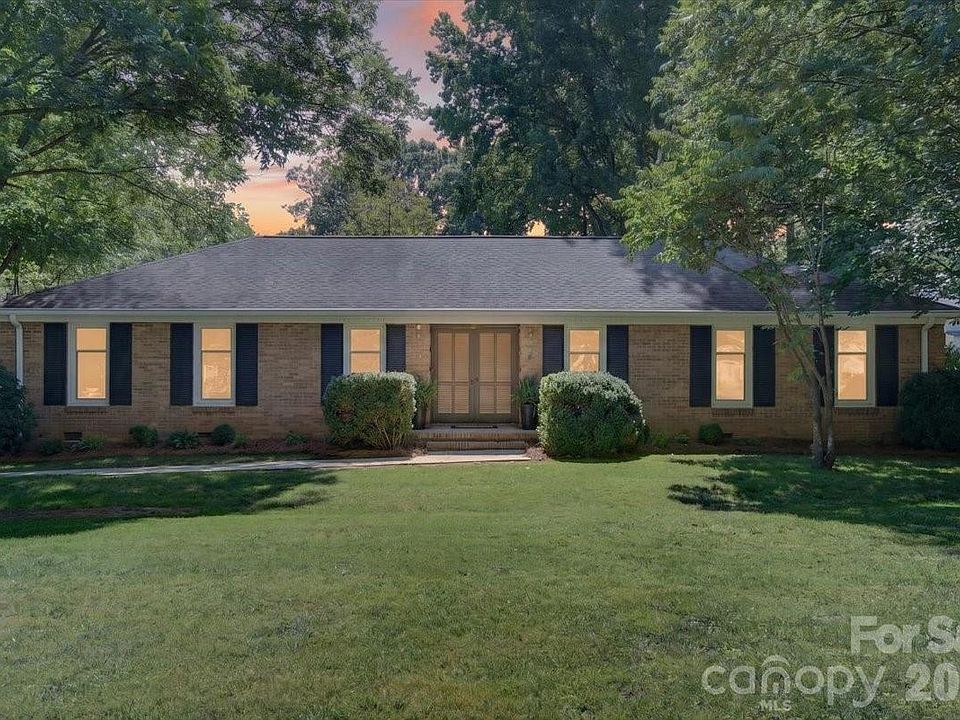 1st image of 6221 Woodbridge Rd
