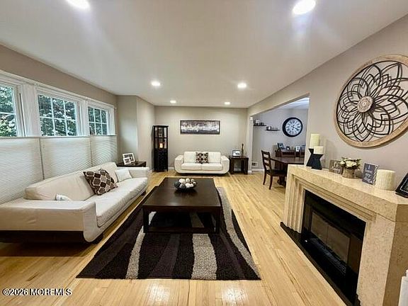 4th image of 12 Alberta Drive