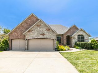 2302 E Hawkins Ct, Ozark, MO 65721