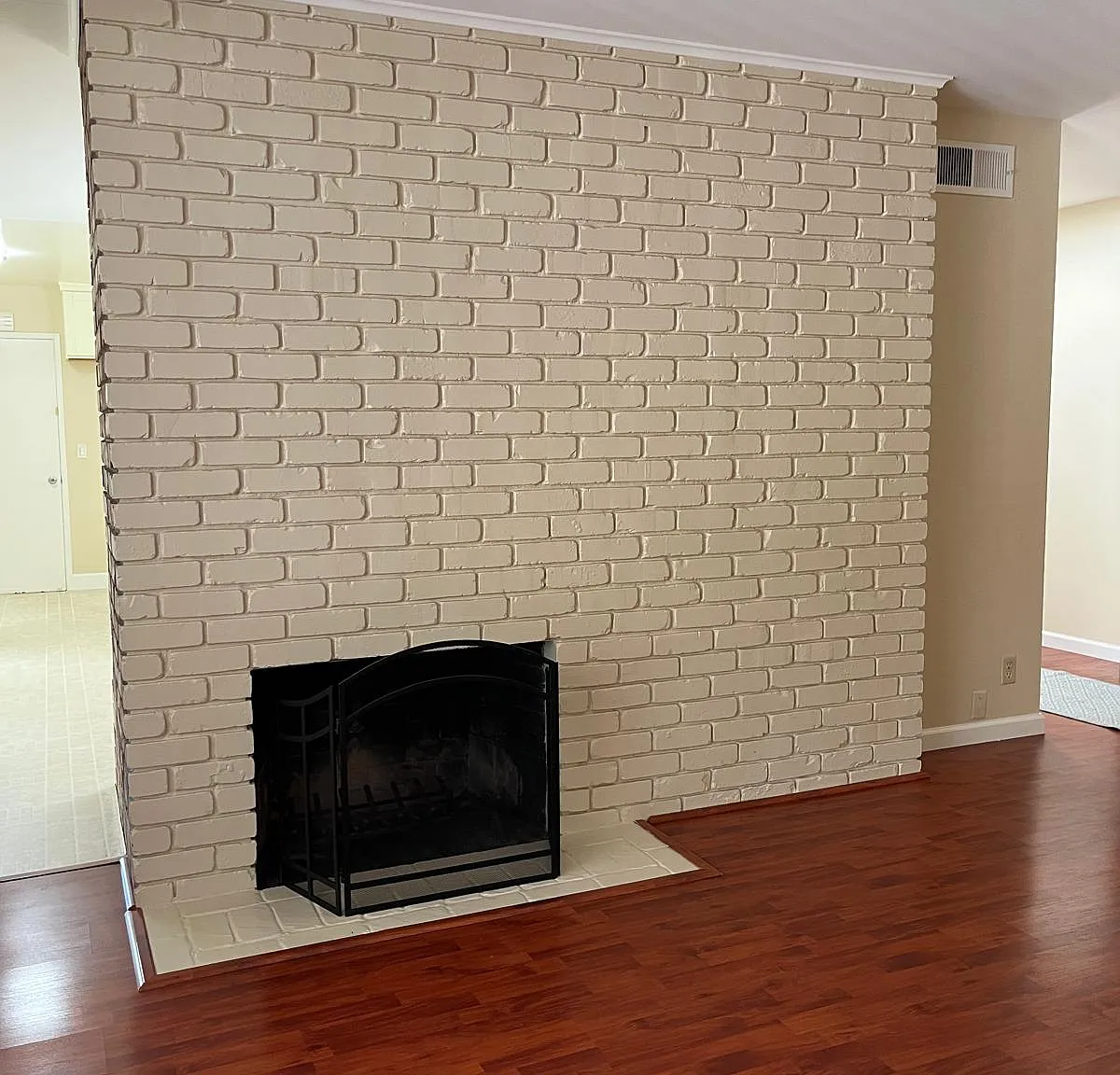 3 bed, $5,300 — Photo 4