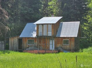 14 Lake View Dr, Oroville, WA 98844