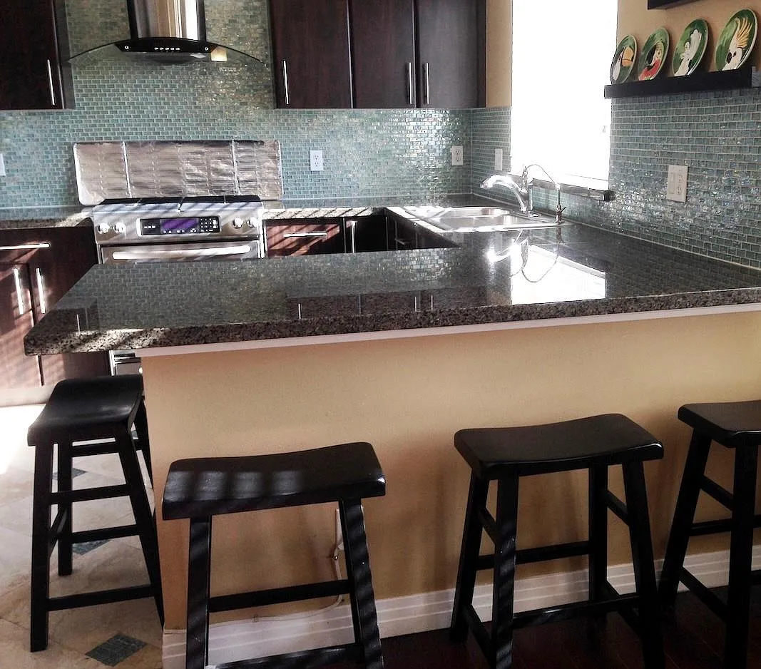 3 bed, 1898 sqft, $3,995 — Photo 2