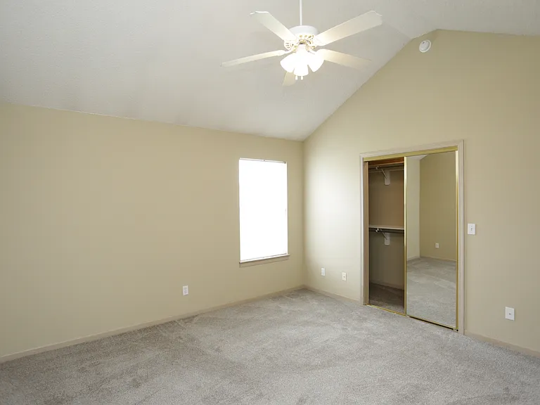 1608 Garden Ter — Photo 16