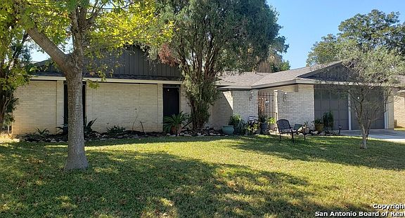 2nd image of 8207 Joe Dimaggio St