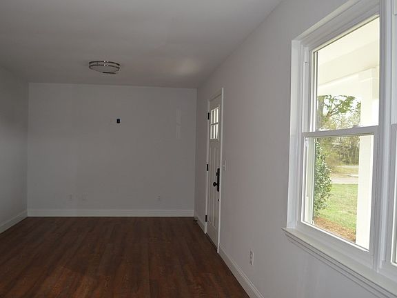 4th image of 1300 Clingan Ridge Dr NW