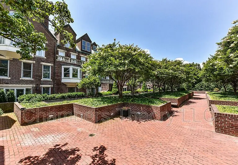 509 S Saint Asaph St — Photo 36