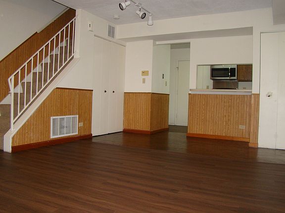 5th image of 2611 Country Oaks Ct