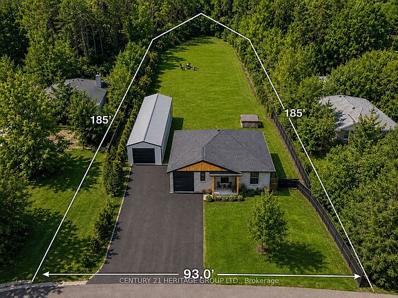 2nd image of 7 Crawford Cir