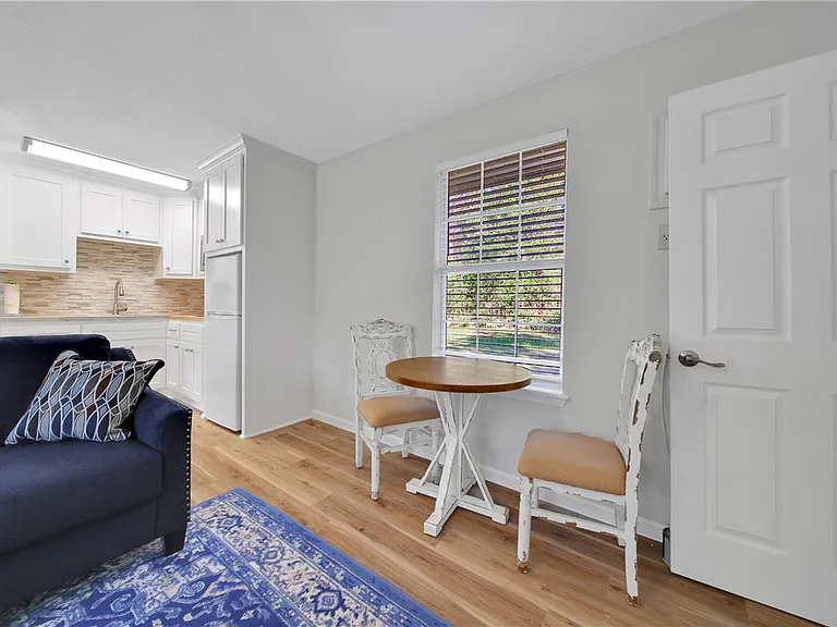 4072 Highway 105 — Photo 3