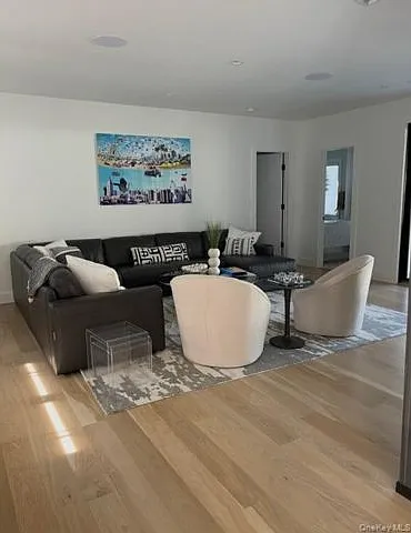 41 Griffing Ave — Photo 4