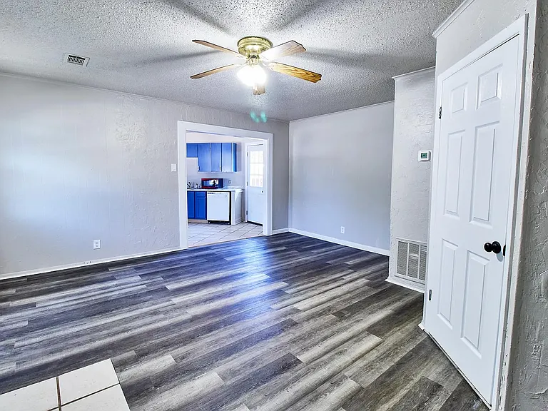 1504 Sherman Dr #301 — Photo 5