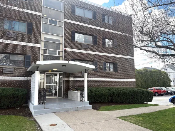 18 Glencoe St APT 48, Brighton, MA 02135