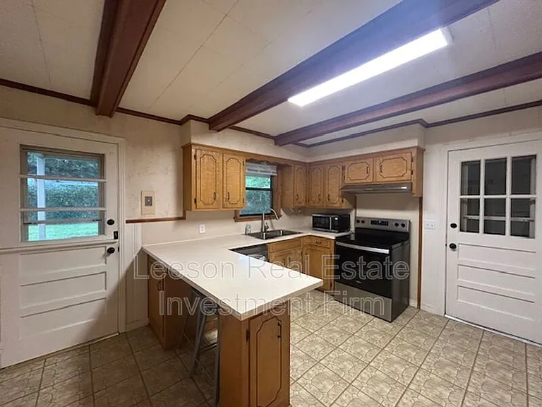 223 Justin Ave — Photo 6