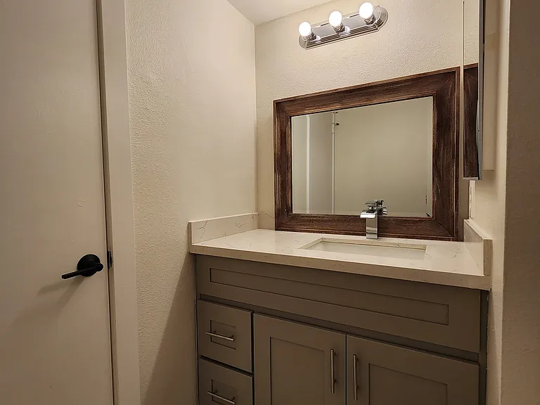 408 Burchett St #6 — Photo 16