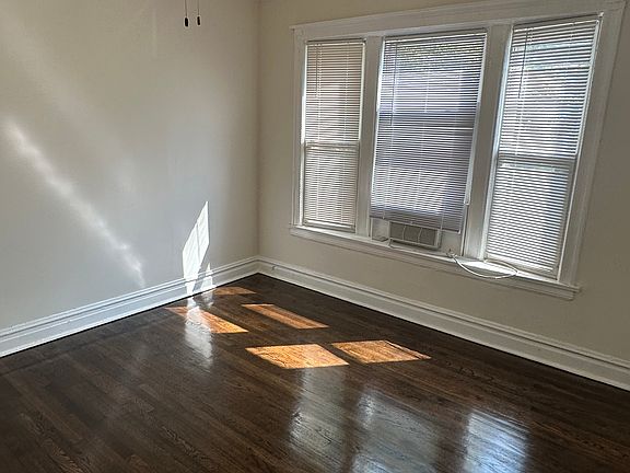 2nd image of 3038 N Francisco Ave #2