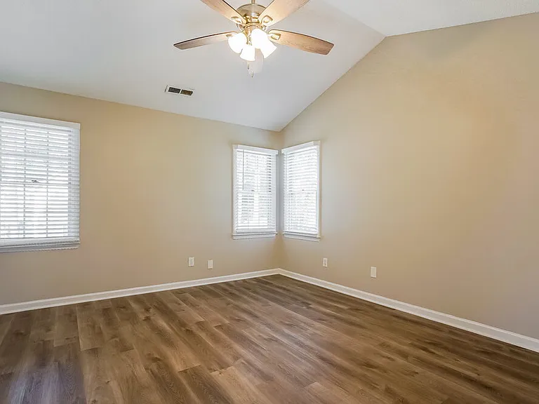 8817 Whitby Ct — Photo 12