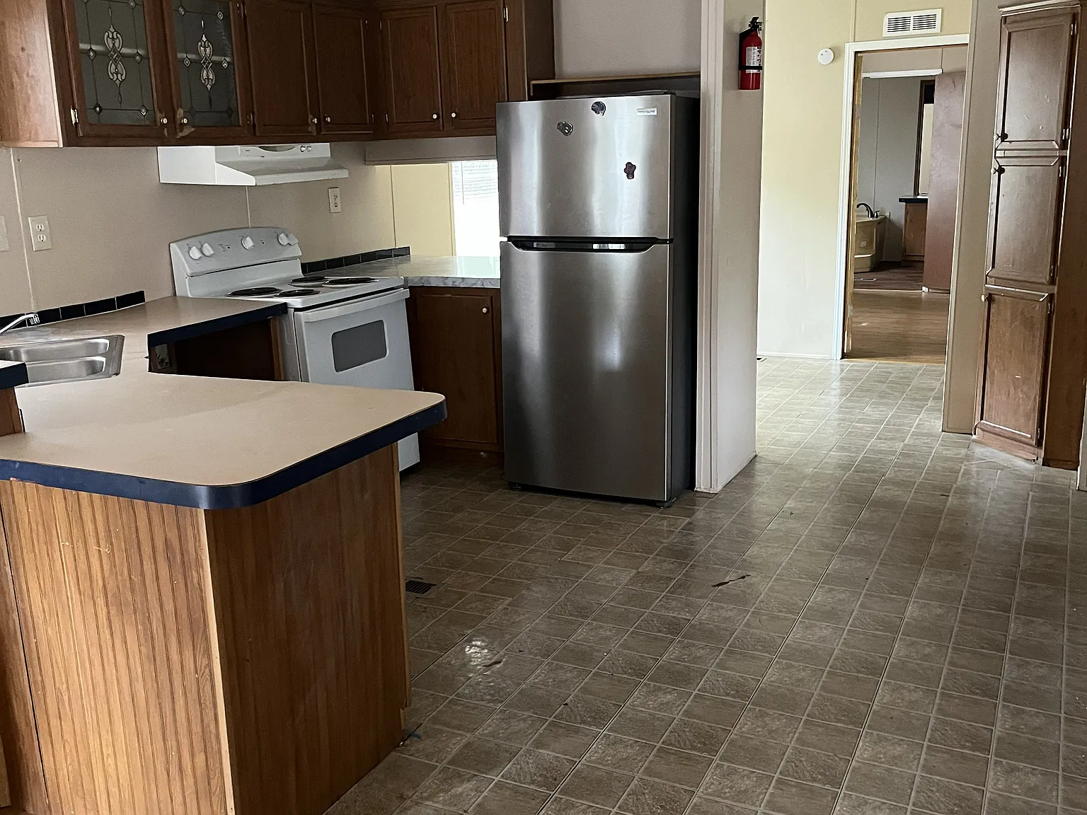 3 bed, 1064 sqft, $930 — Photo 3