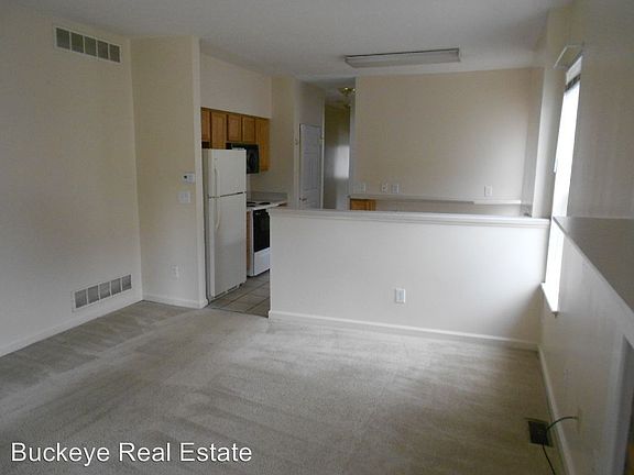 3rd image of 82 E 11th Ave