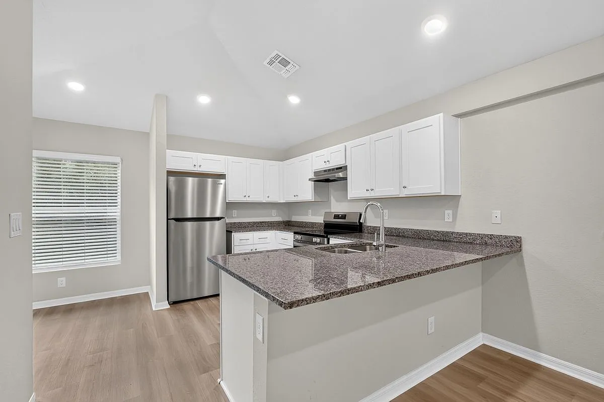2 bed, 2.0 bath, 1054 sqft, $1,600 — Photo 3