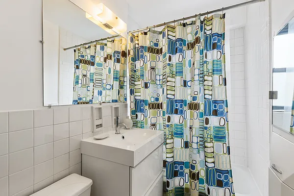 Sold by Bank Neary | media 7