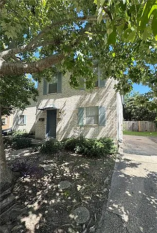 3717 Canterbury Ln — Photo 2