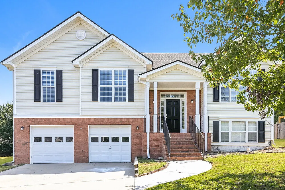 4 bed, 3.0 bath, 2336 sqft, $3,010 — Photo 1