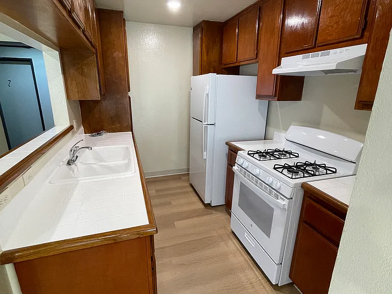 11748 Courtleigh Dr — Photo 13