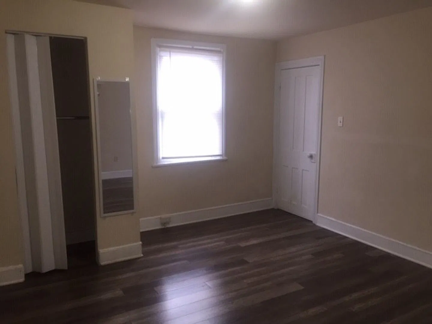 237 Hewitt St — Photo 4